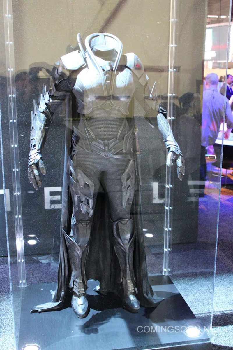 Illustration for article titled A Close Look at the Kryptonian Suits from Man of Steel